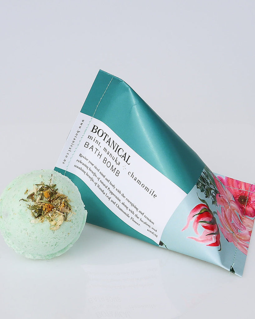 Botanical Mint, Manuka, Chamomile Bath Bomb